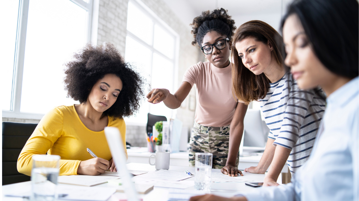 Équipements PTI : comment protéger efficacement les travailleurs isolés face aux situations de danger ?